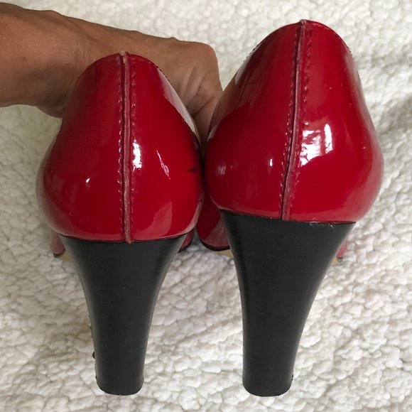 Anne Klein red patent leather heels, size 7-1/2 - Picture 7 of 10